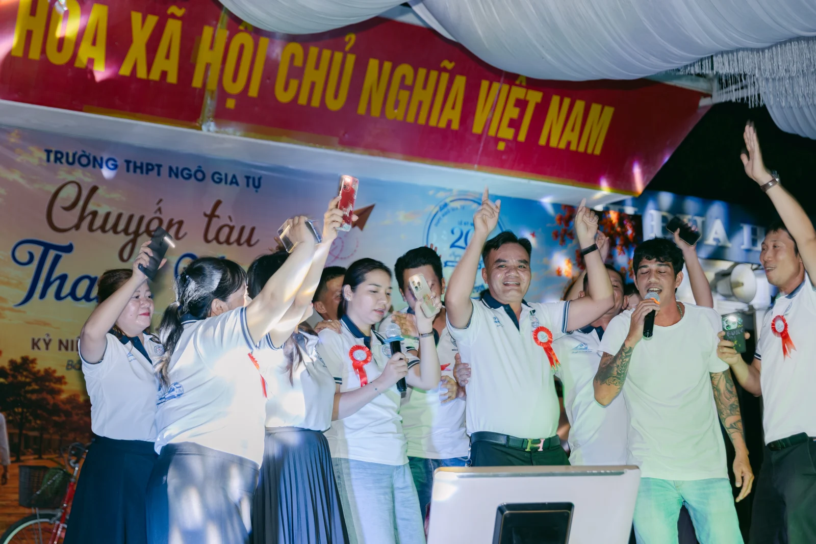 Ảnh lễ kỷ niệm 20 năm THPT Ngô Gia Tự, chụp ngày 08/08/2026