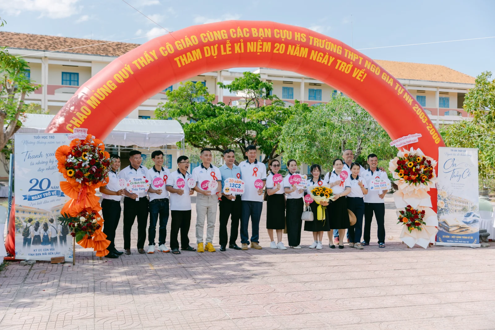 Ảnh lễ kỷ niệm 20 năm THPT Ngô Gia Tự, chụp ngày 08/08/2026