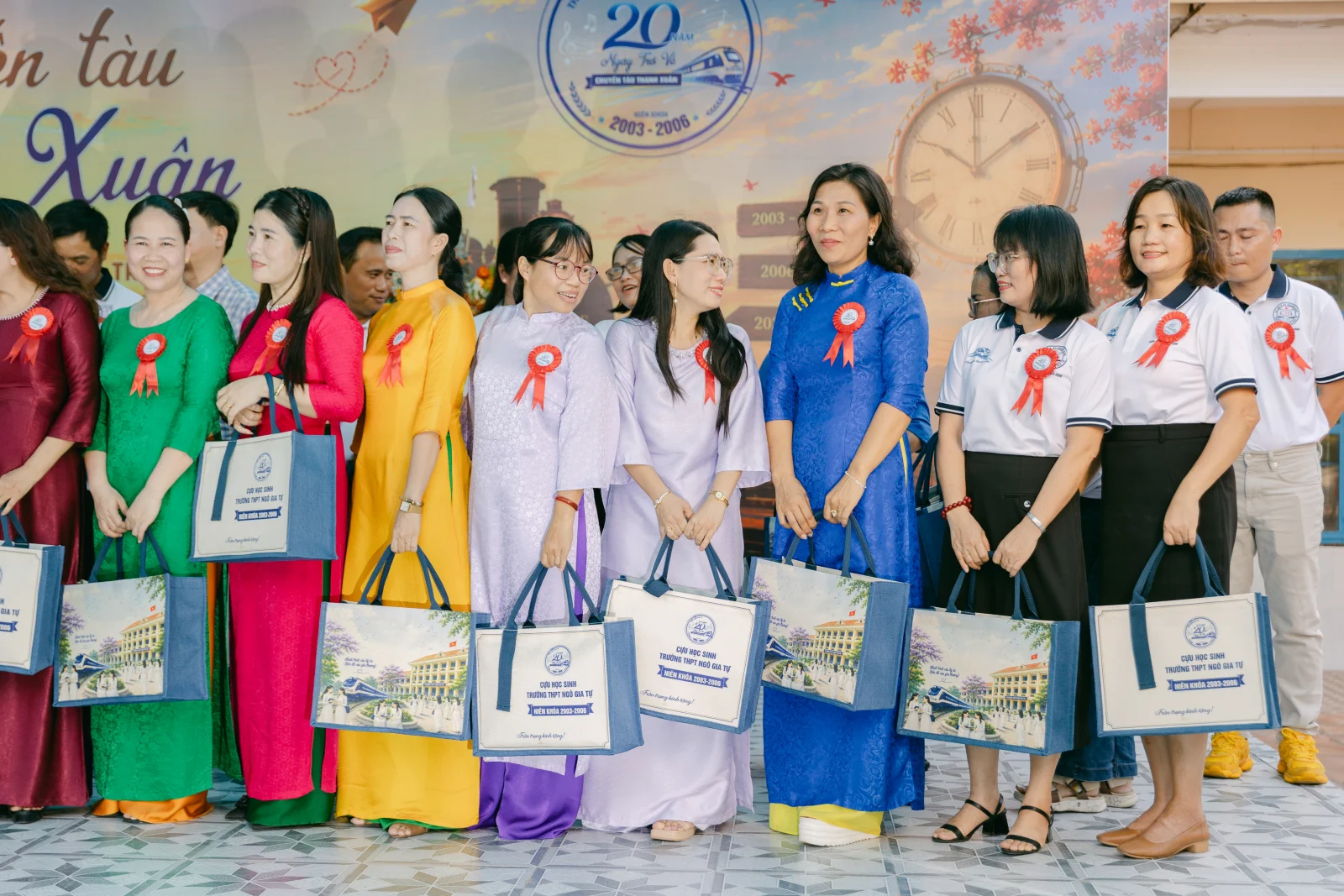 Ảnh lễ kỷ niệm 20 năm THPT Ngô Gia Tự, chụp ngày 08/08/2026