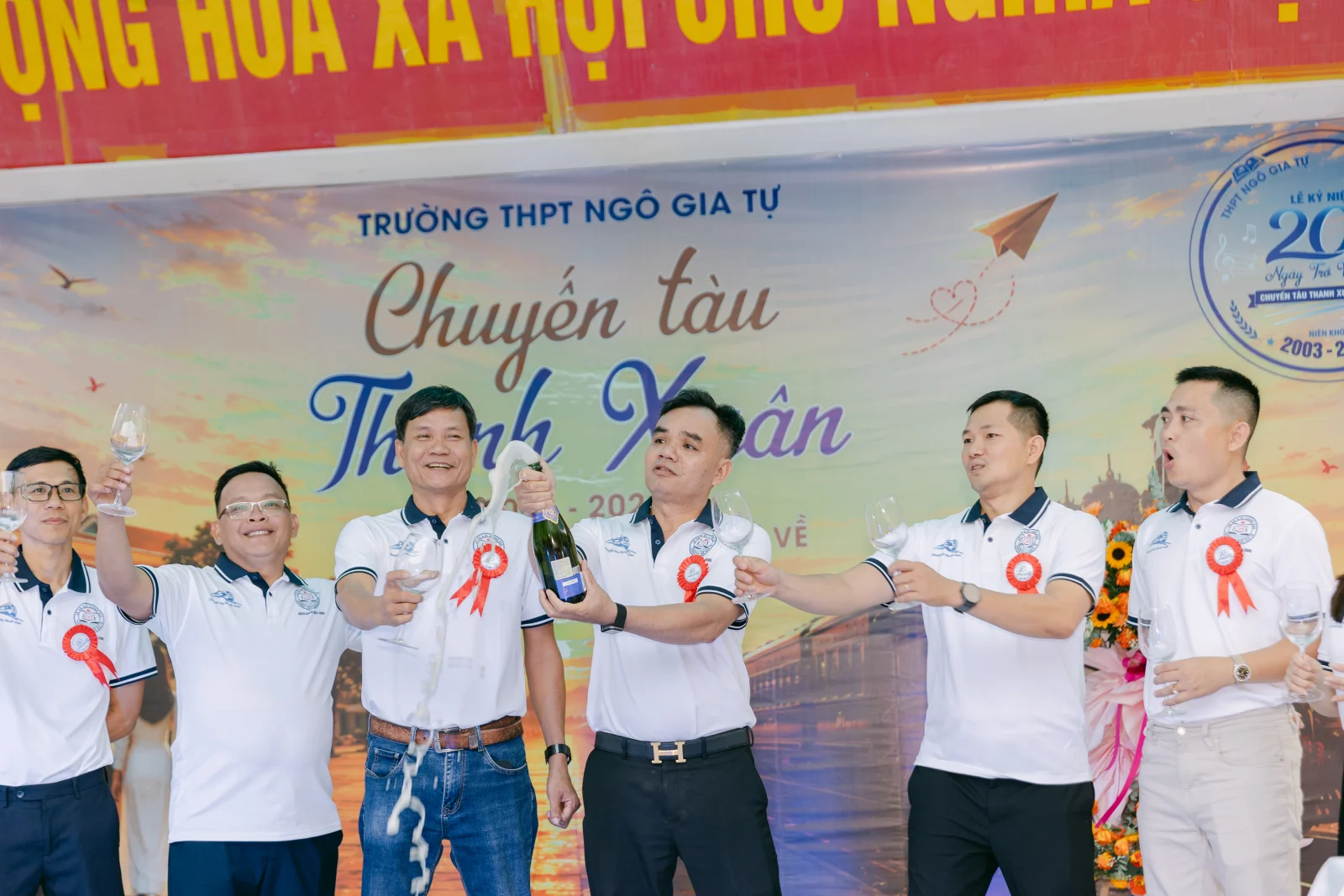 Ảnh lễ kỷ niệm 20 năm THPT Ngô Gia Tự, chụp ngày 08/08/2026