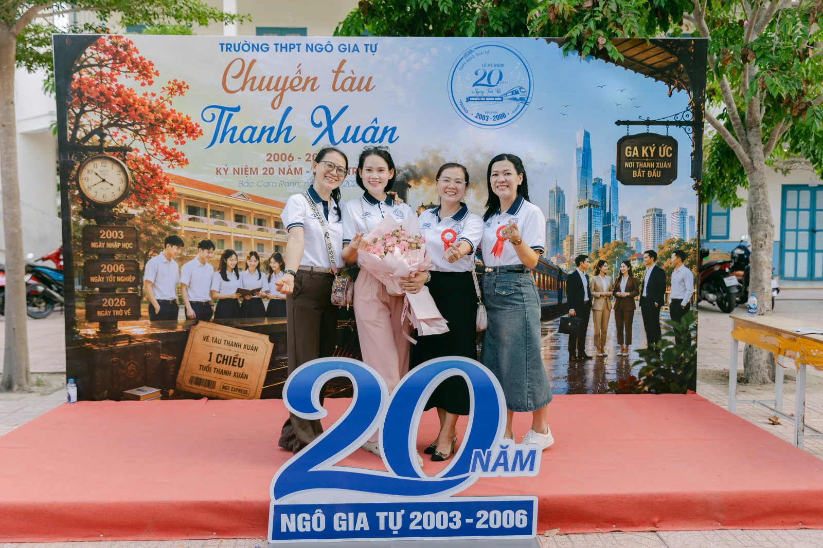 Ảnh lễ kỷ niệm 20 năm THPT Ngô Gia Tự, chụp ngày 08/08/2026