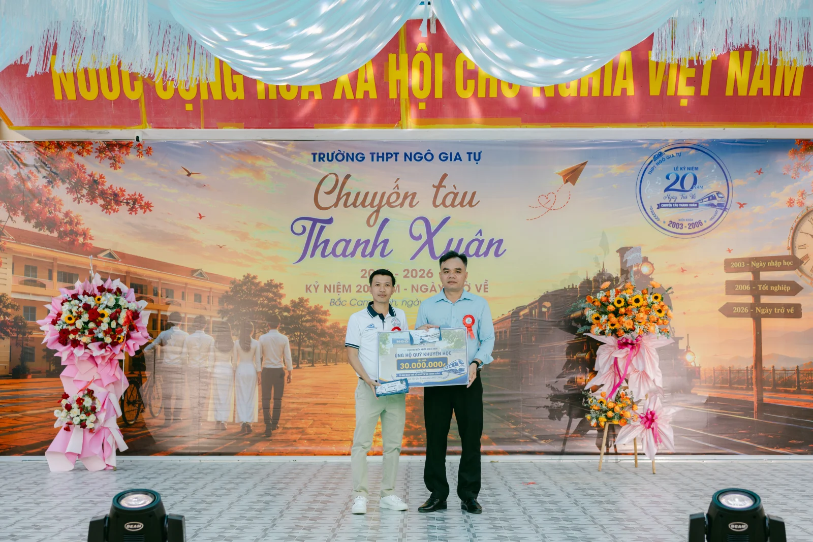 Ảnh lễ kỷ niệm 20 năm THPT Ngô Gia Tự, chụp ngày 08/08/2026