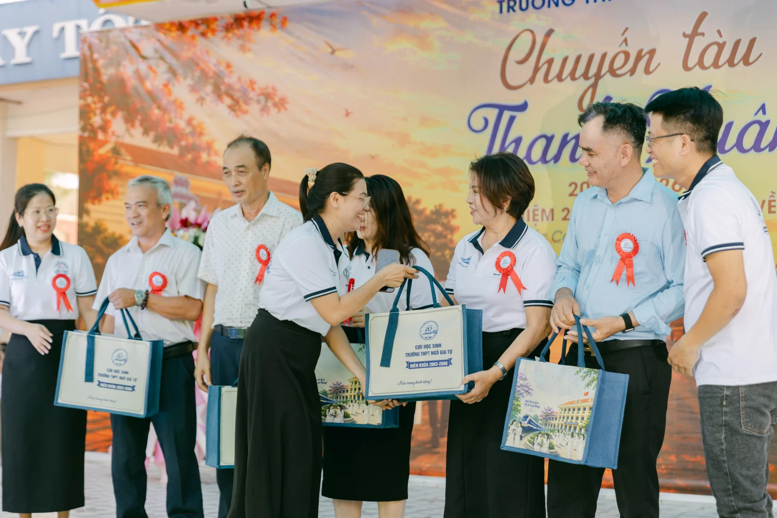 Ảnh lễ kỷ niệm 20 năm THPT Ngô Gia Tự, chụp ngày 08/08/2026