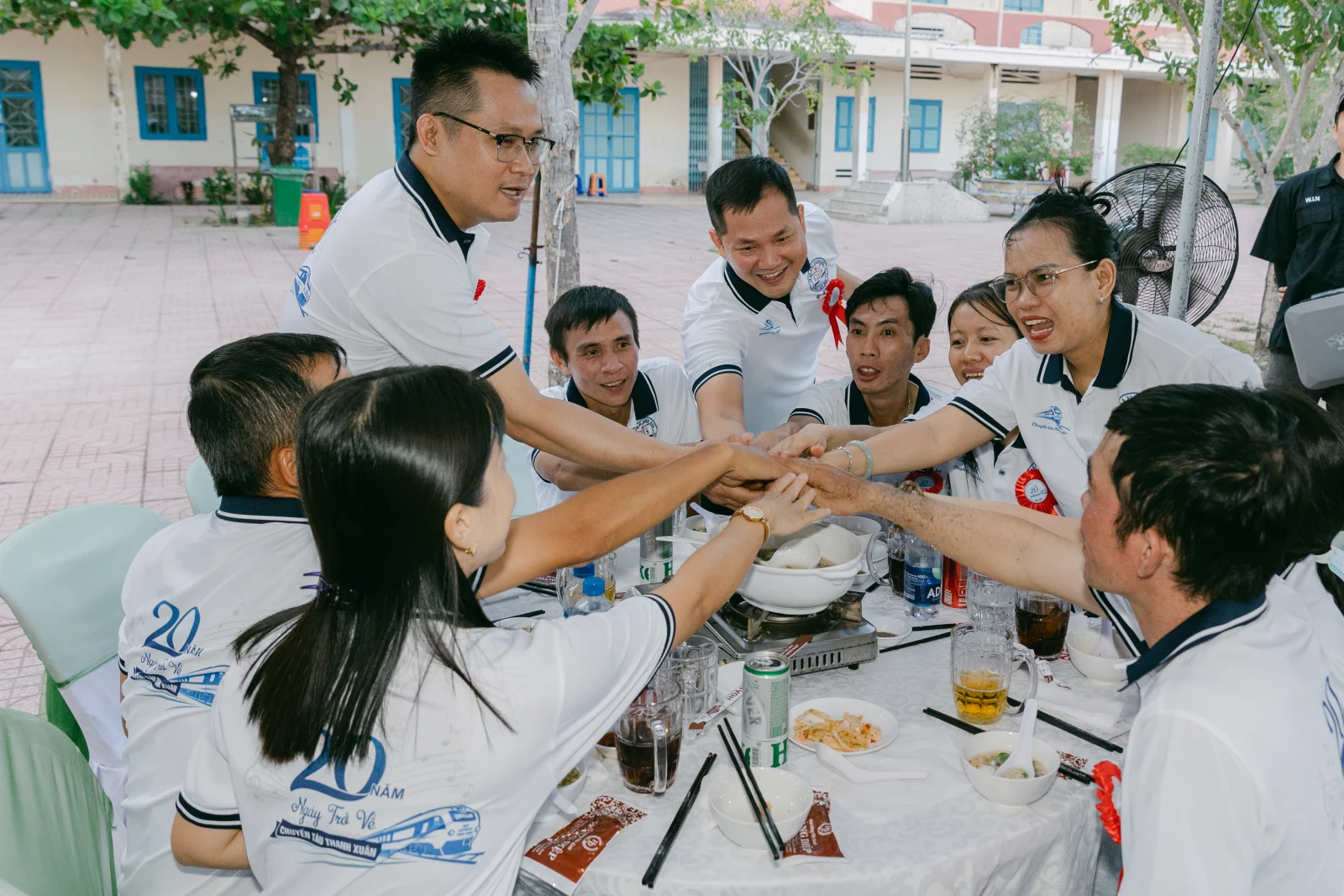 Ảnh lễ kỷ niệm 20 năm THPT Ngô Gia Tự, chụp ngày 08/08/2026