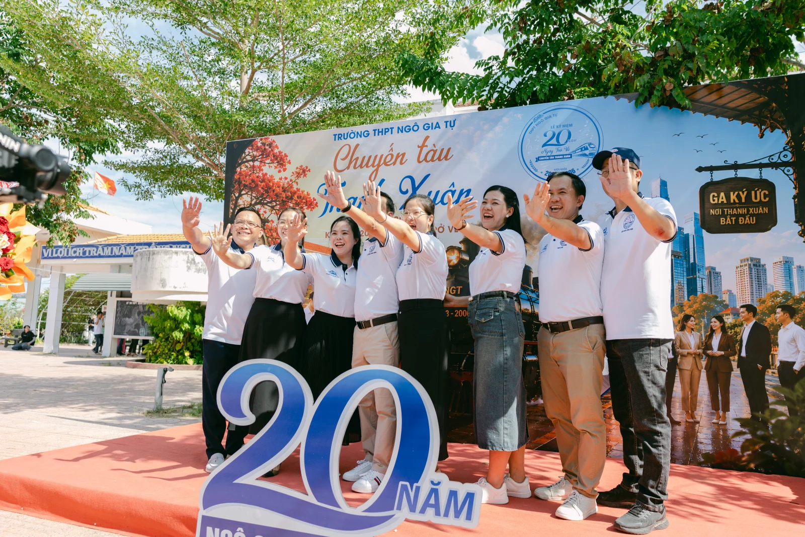Ảnh lễ kỷ niệm 20 năm THPT Ngô Gia Tự, chụp ngày 08/08/2026