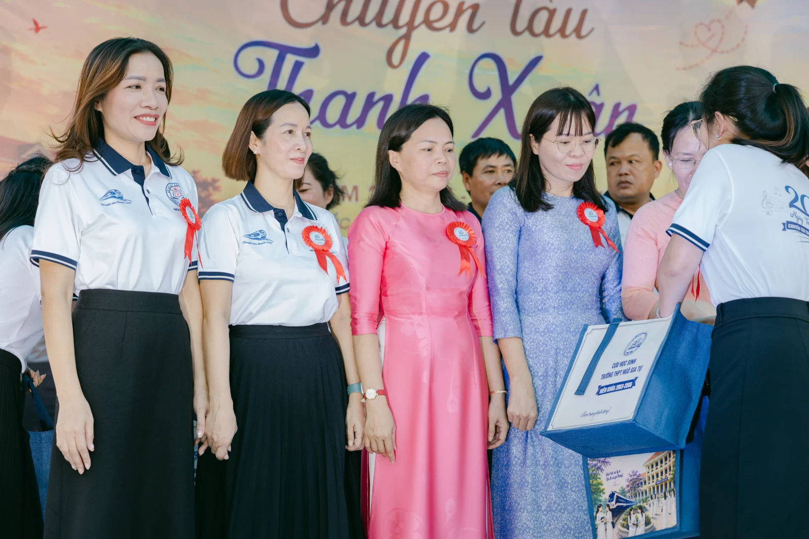 Ảnh lễ kỷ niệm 20 năm THPT Ngô Gia Tự, chụp ngày 08/08/2026