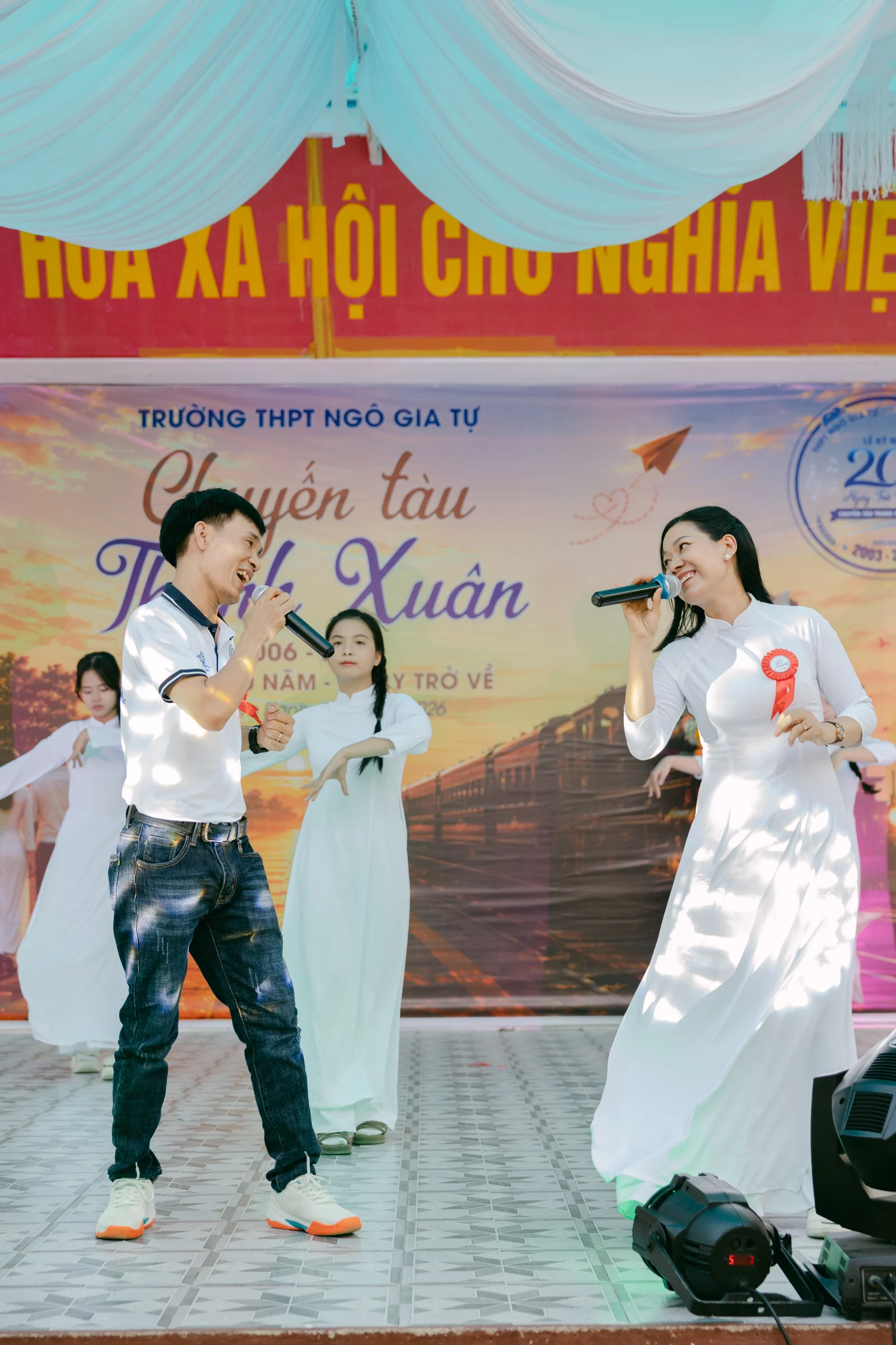 Ảnh lễ kỷ niệm 20 năm THPT Ngô Gia Tự, chụp ngày 08/08/2026