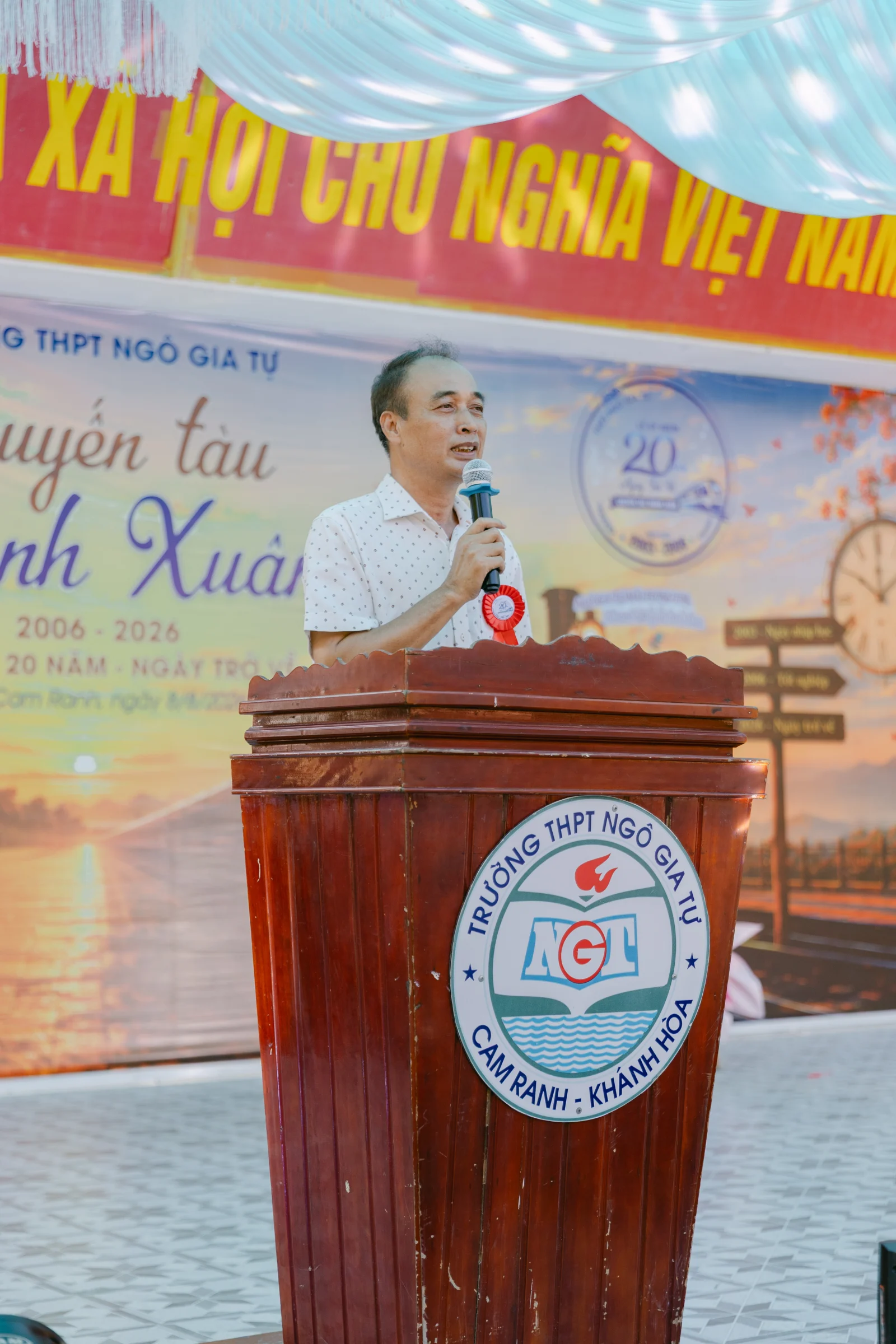 Ảnh lễ kỷ niệm 20 năm THPT Ngô Gia Tự, chụp ngày 08/08/2026