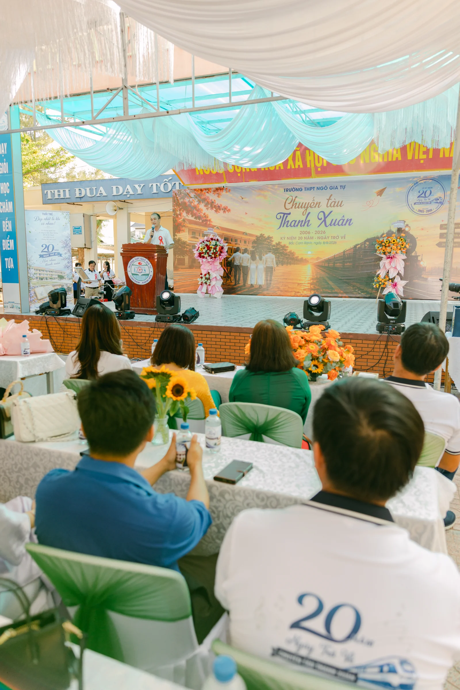 Ảnh lễ kỷ niệm 20 năm THPT Ngô Gia Tự, chụp ngày 08/08/2026