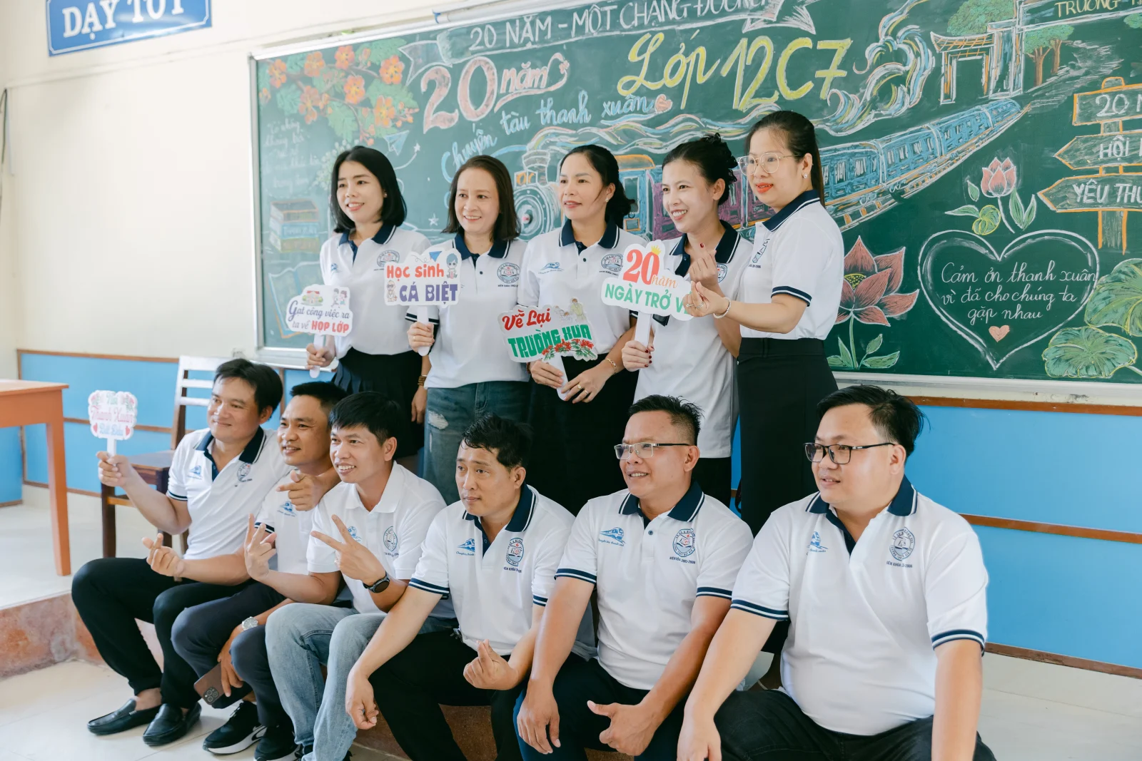 Ảnh lễ kỷ niệm 20 năm THPT Ngô Gia Tự, chụp ngày 08/08/2026