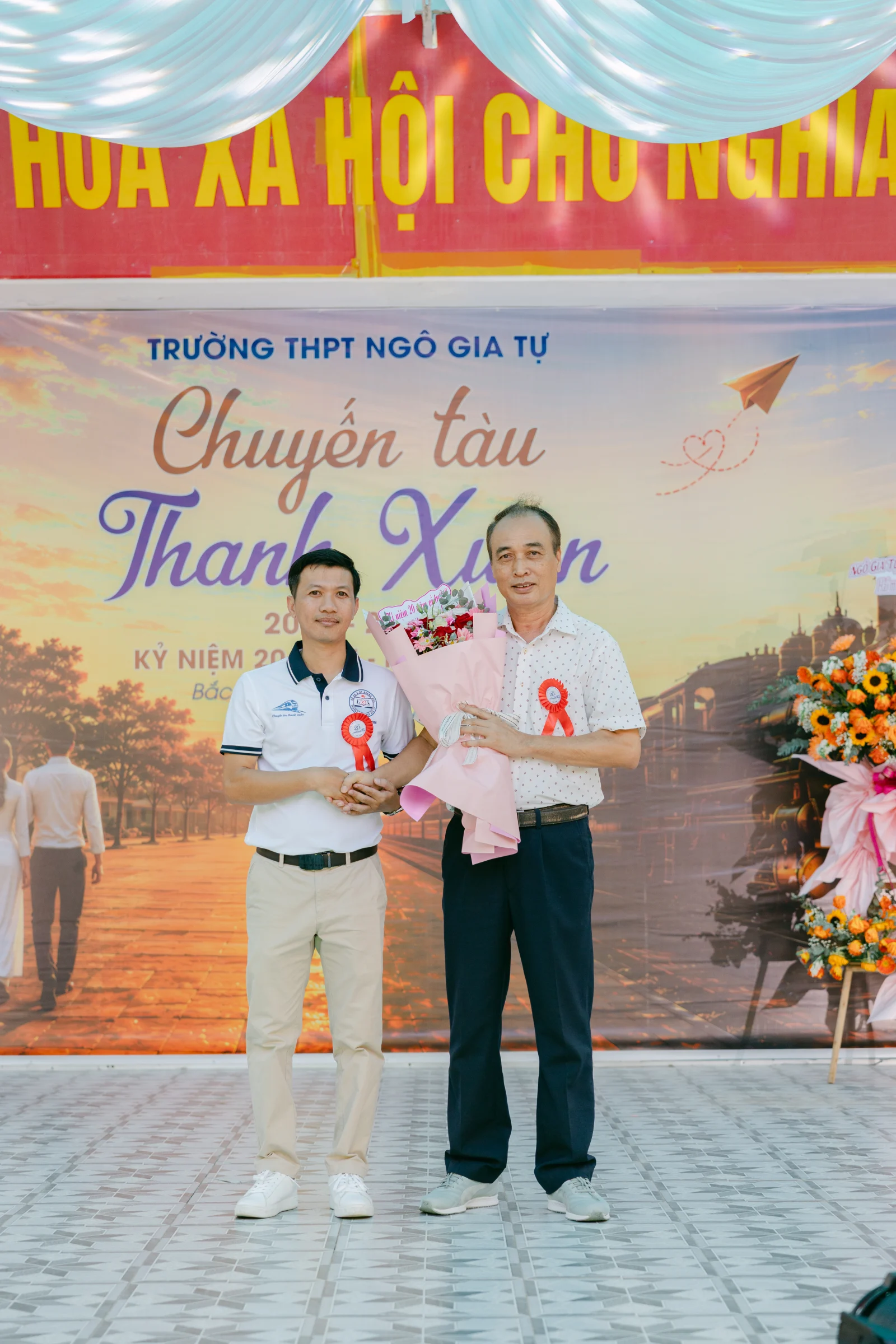Ảnh lễ kỷ niệm 20 năm THPT Ngô Gia Tự, chụp ngày 08/08/2026