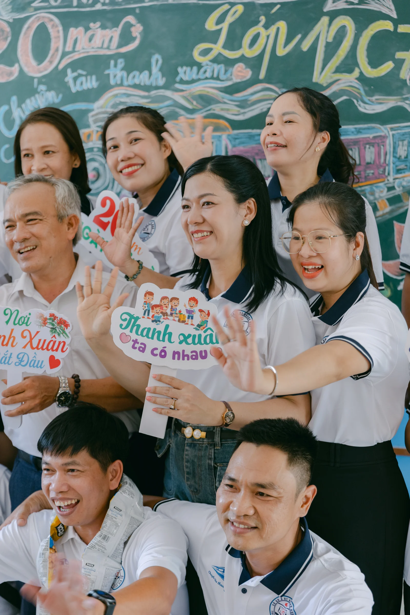 Ảnh lễ kỷ niệm 20 năm THPT Ngô Gia Tự, chụp ngày 08/08/2026