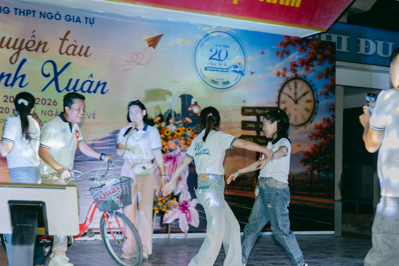 Ảnh lễ kỷ niệm 20 năm THPT Ngô Gia Tự, chụp ngày 08/08/2026