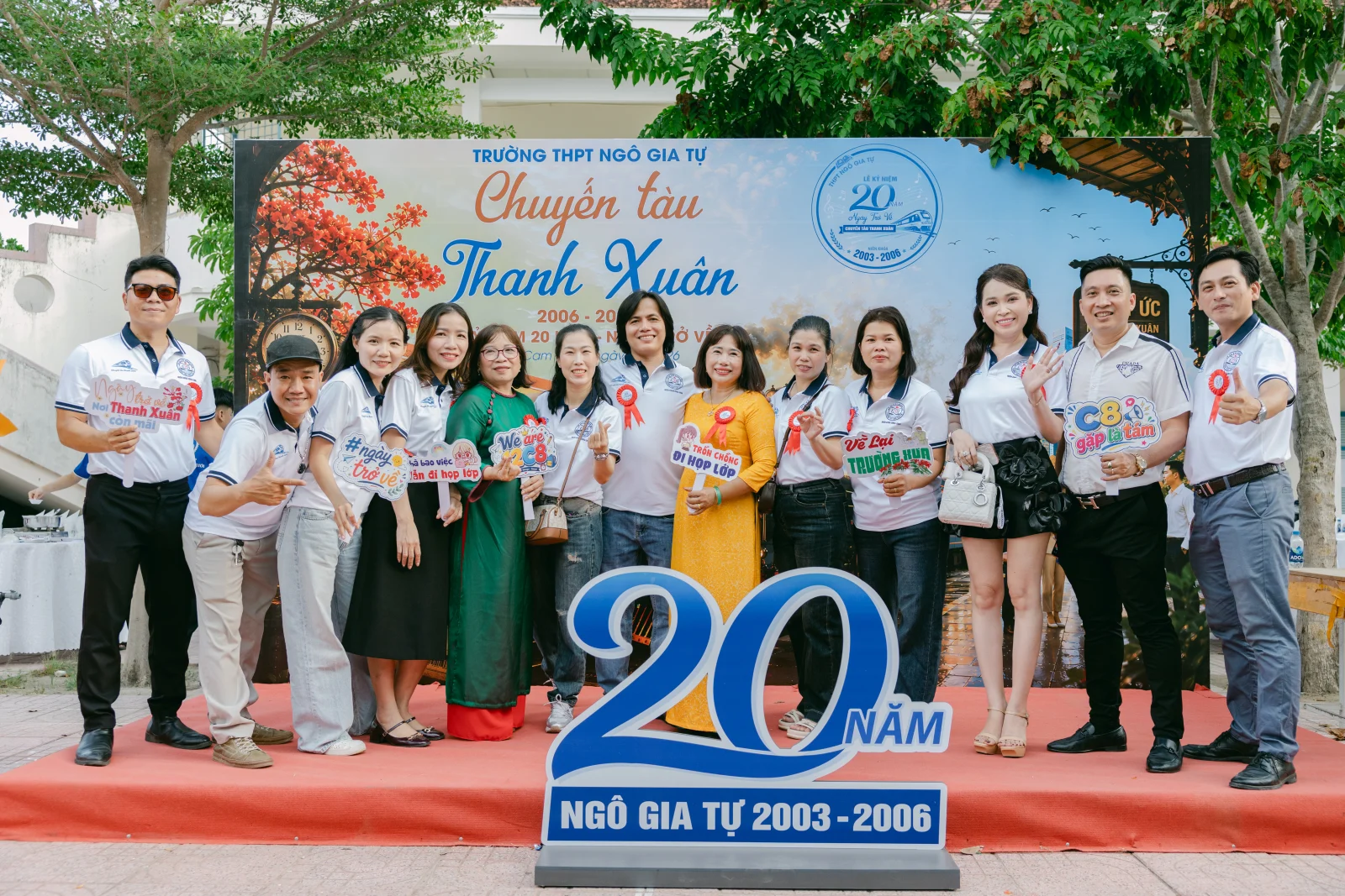 Ảnh lễ kỷ niệm 20 năm THPT Ngô Gia Tự, chụp ngày 08/08/2026