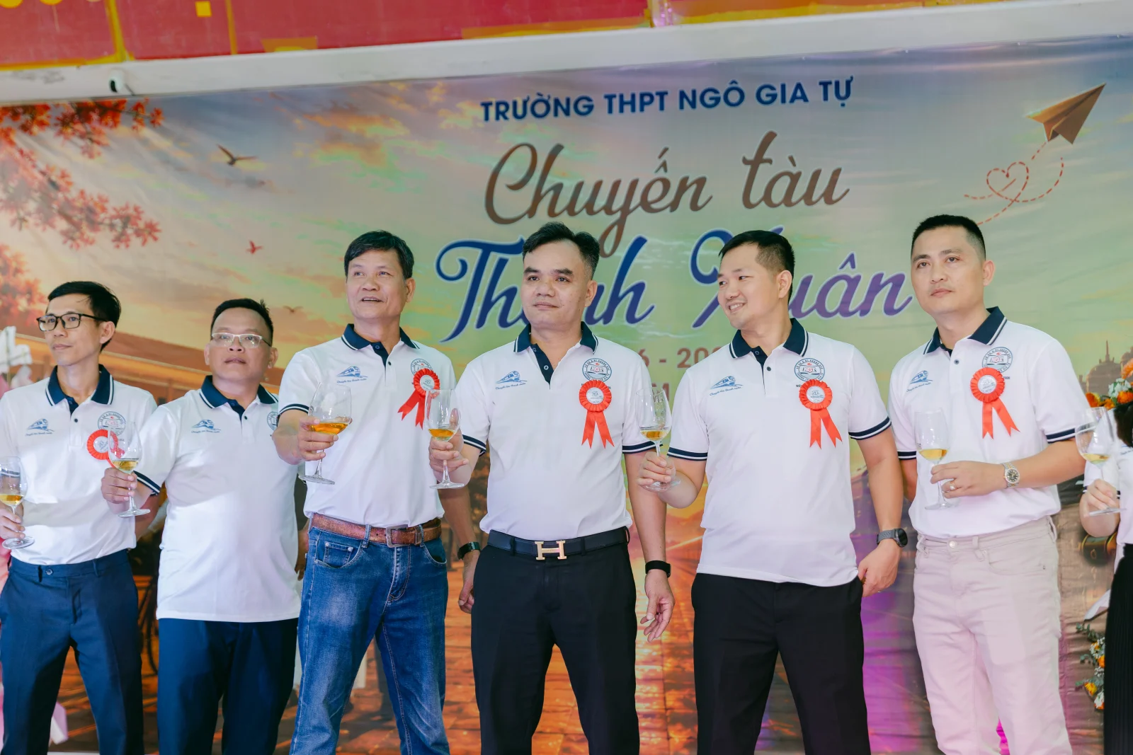 Ảnh lễ kỷ niệm 20 năm THPT Ngô Gia Tự, chụp ngày 08/08/2026