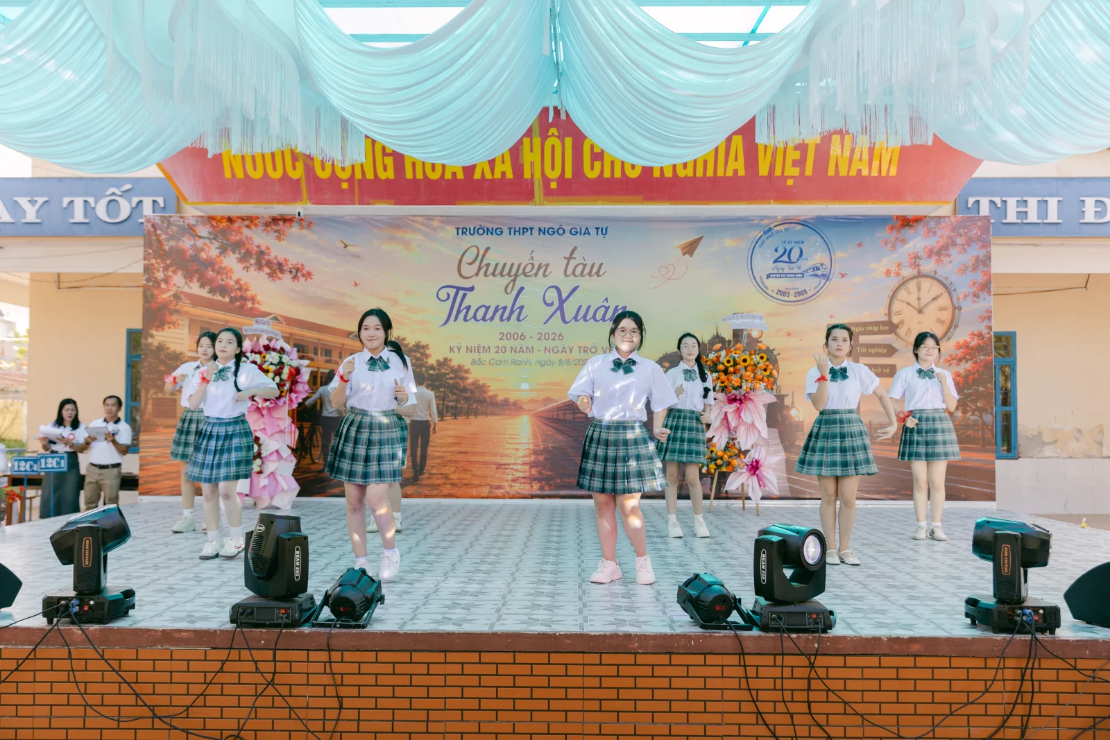 Ảnh lễ kỷ niệm 20 năm THPT Ngô Gia Tự, chụp ngày 08/08/2026