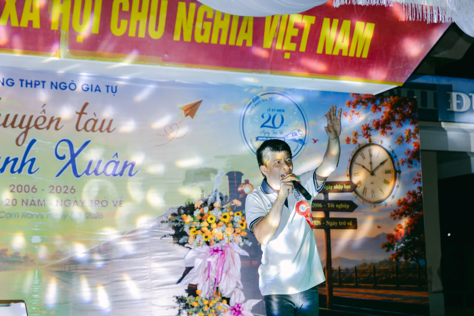 Ảnh lễ kỷ niệm 20 năm THPT Ngô Gia Tự, chụp ngày 08/08/2026
