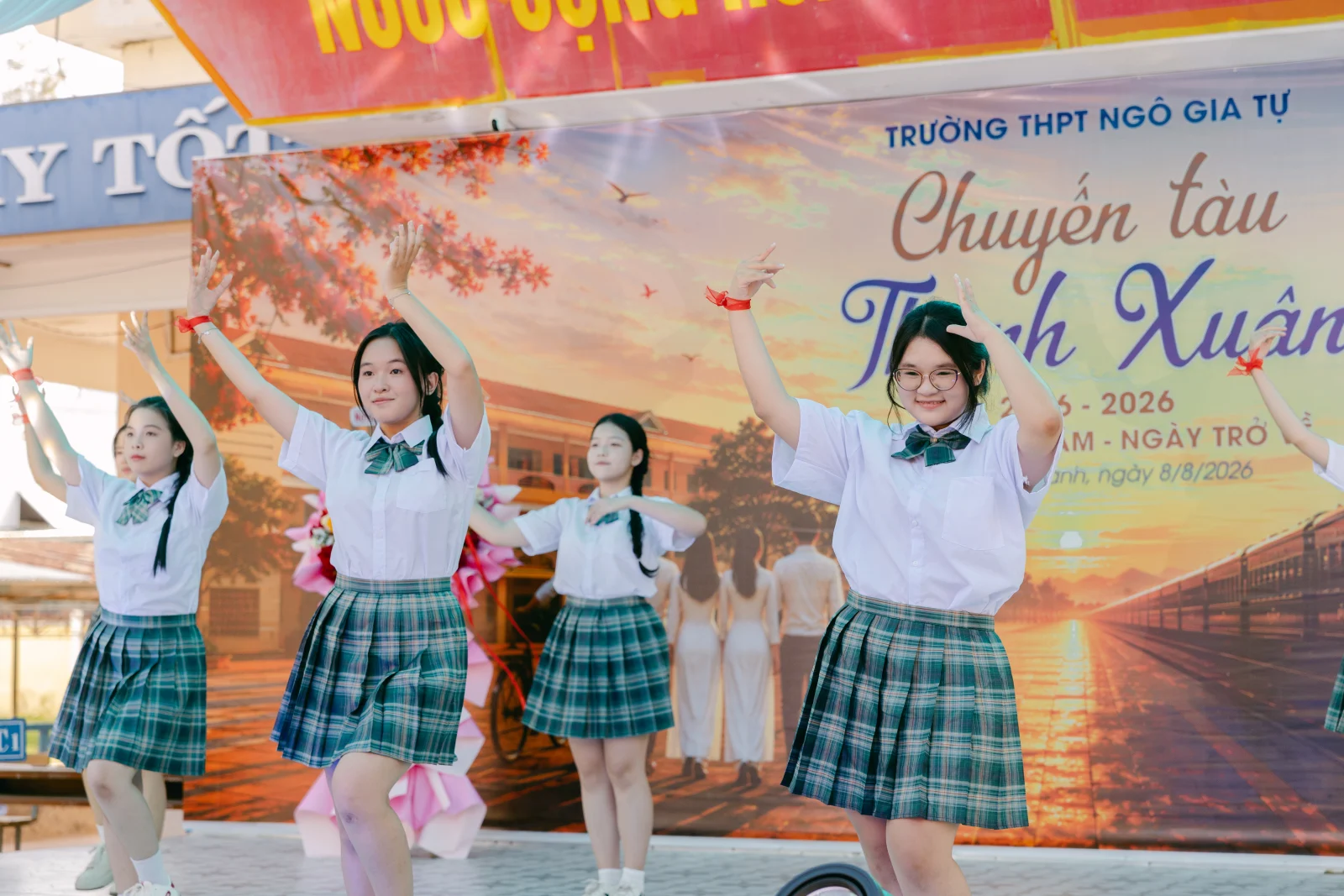 Ảnh lễ kỷ niệm 20 năm THPT Ngô Gia Tự, chụp ngày 08/08/2026