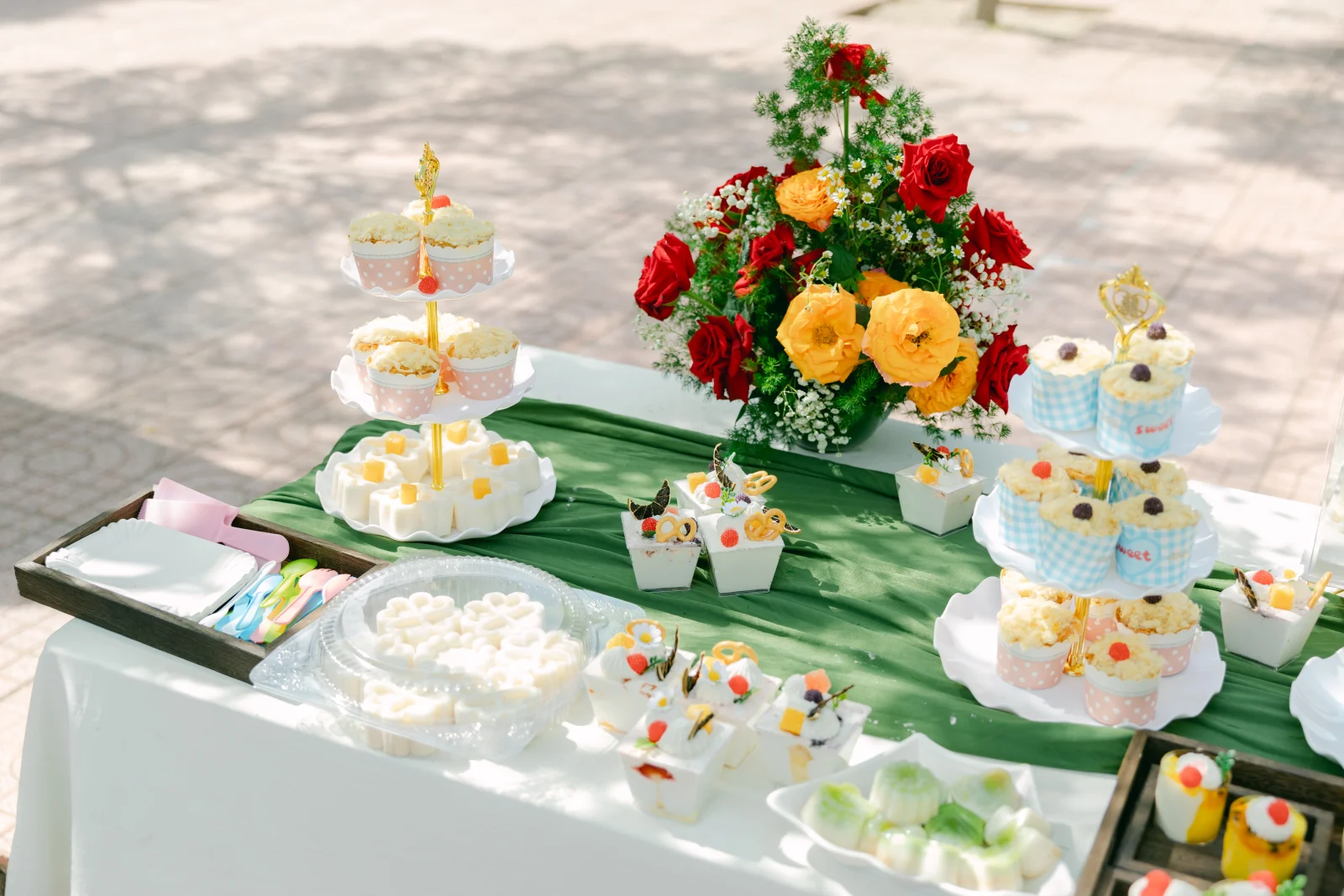 Ảnh lễ kỷ niệm 20 năm THPT Ngô Gia Tự, chụp ngày 08/08/2026