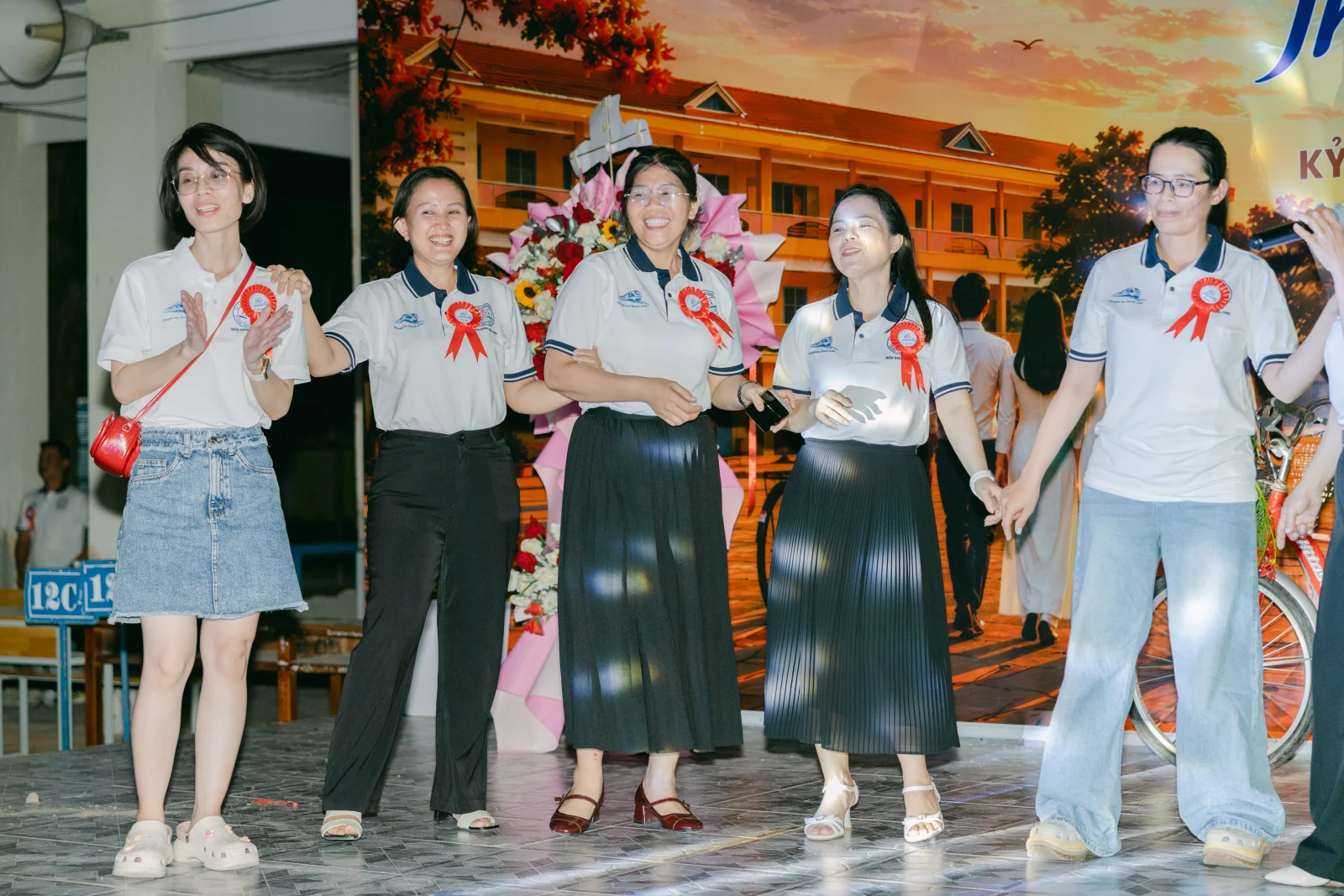Ảnh lễ kỷ niệm 20 năm THPT Ngô Gia Tự, chụp ngày 08/08/2026