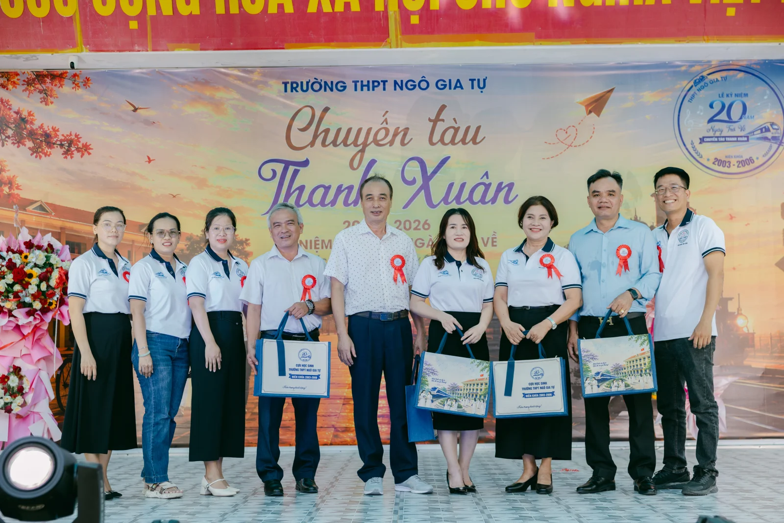 Ảnh lễ kỷ niệm 20 năm THPT Ngô Gia Tự, chụp ngày 08/08/2026