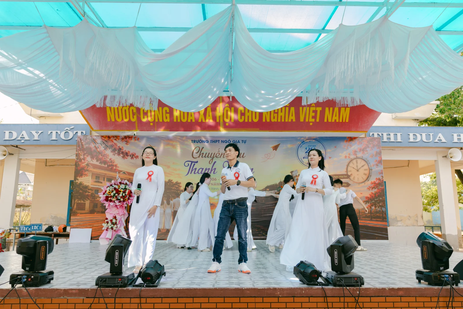 Ảnh lễ kỷ niệm 20 năm THPT Ngô Gia Tự, chụp ngày 08/08/2026