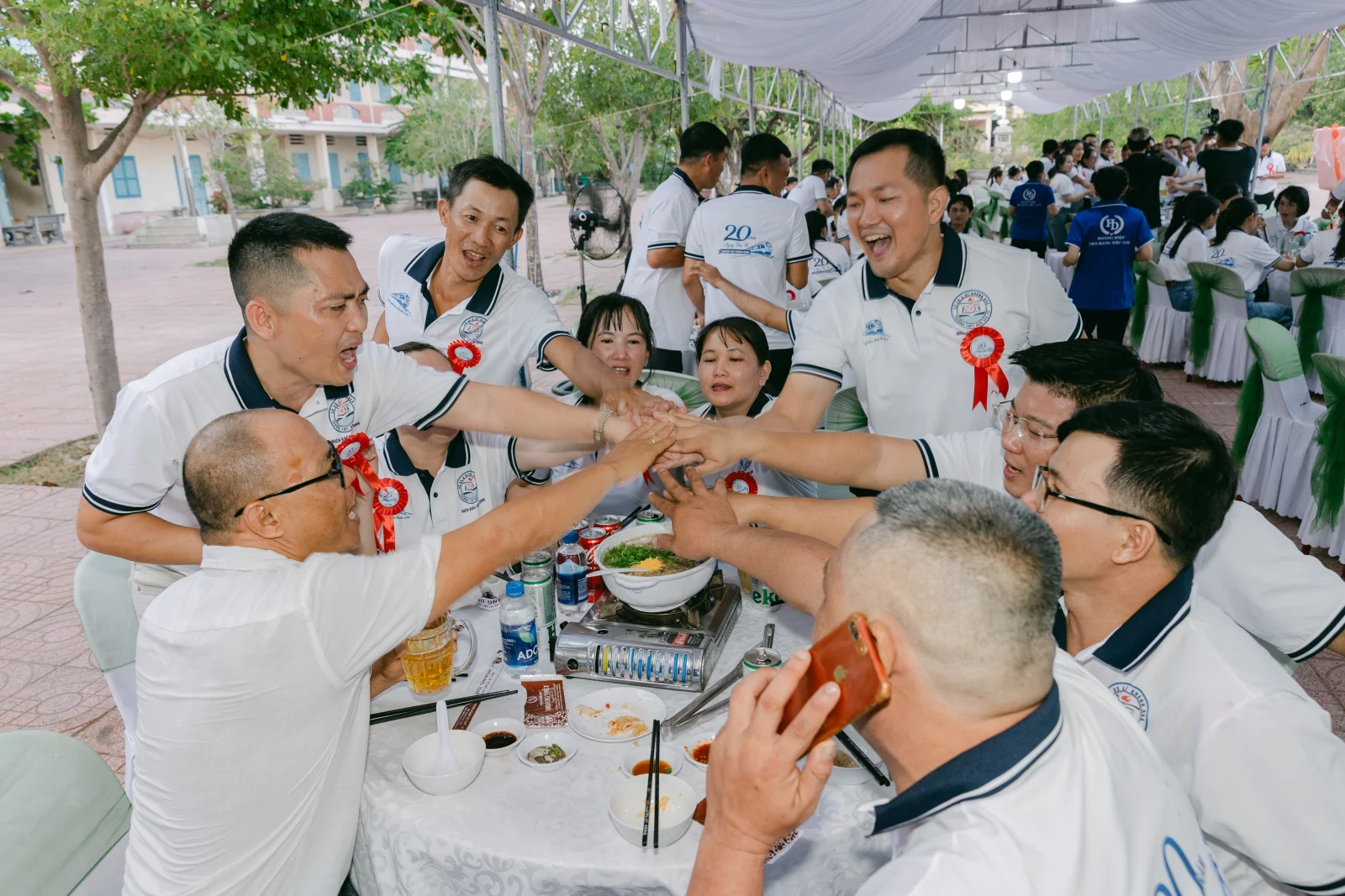 Ảnh lễ kỷ niệm 20 năm THPT Ngô Gia Tự, chụp ngày 08/08/2026