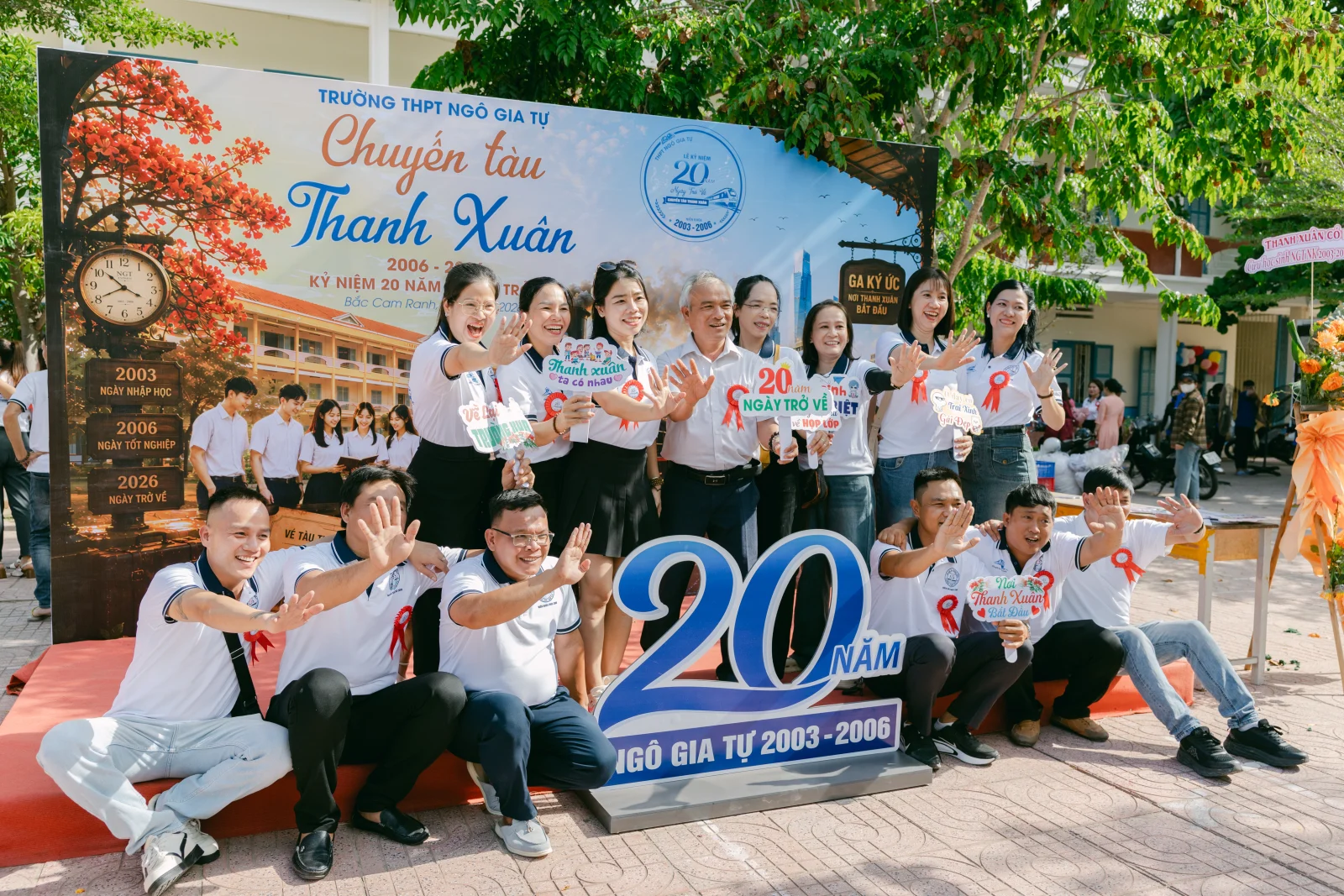 Ảnh lễ kỷ niệm 20 năm THPT Ngô Gia Tự, chụp ngày 08/08/2026