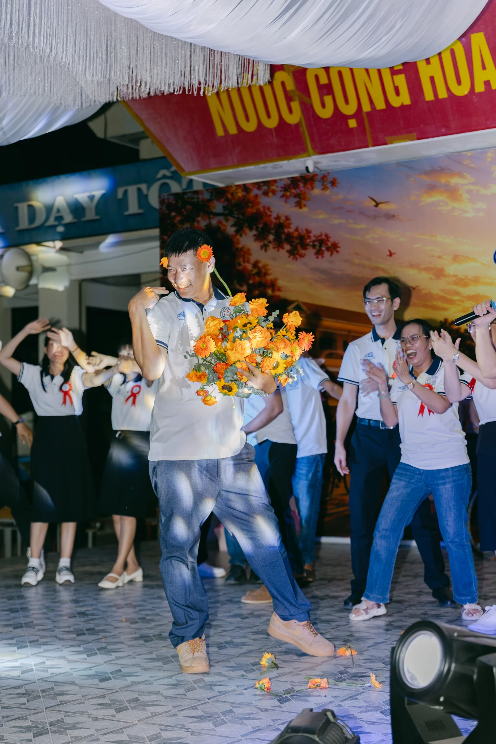 Ảnh lễ kỷ niệm 20 năm THPT Ngô Gia Tự, chụp ngày 08/08/2026