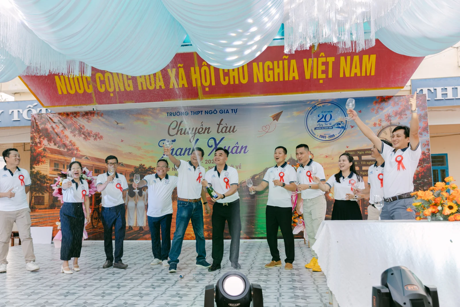 Ảnh lễ kỷ niệm 20 năm THPT Ngô Gia Tự, chụp ngày 08/08/2026