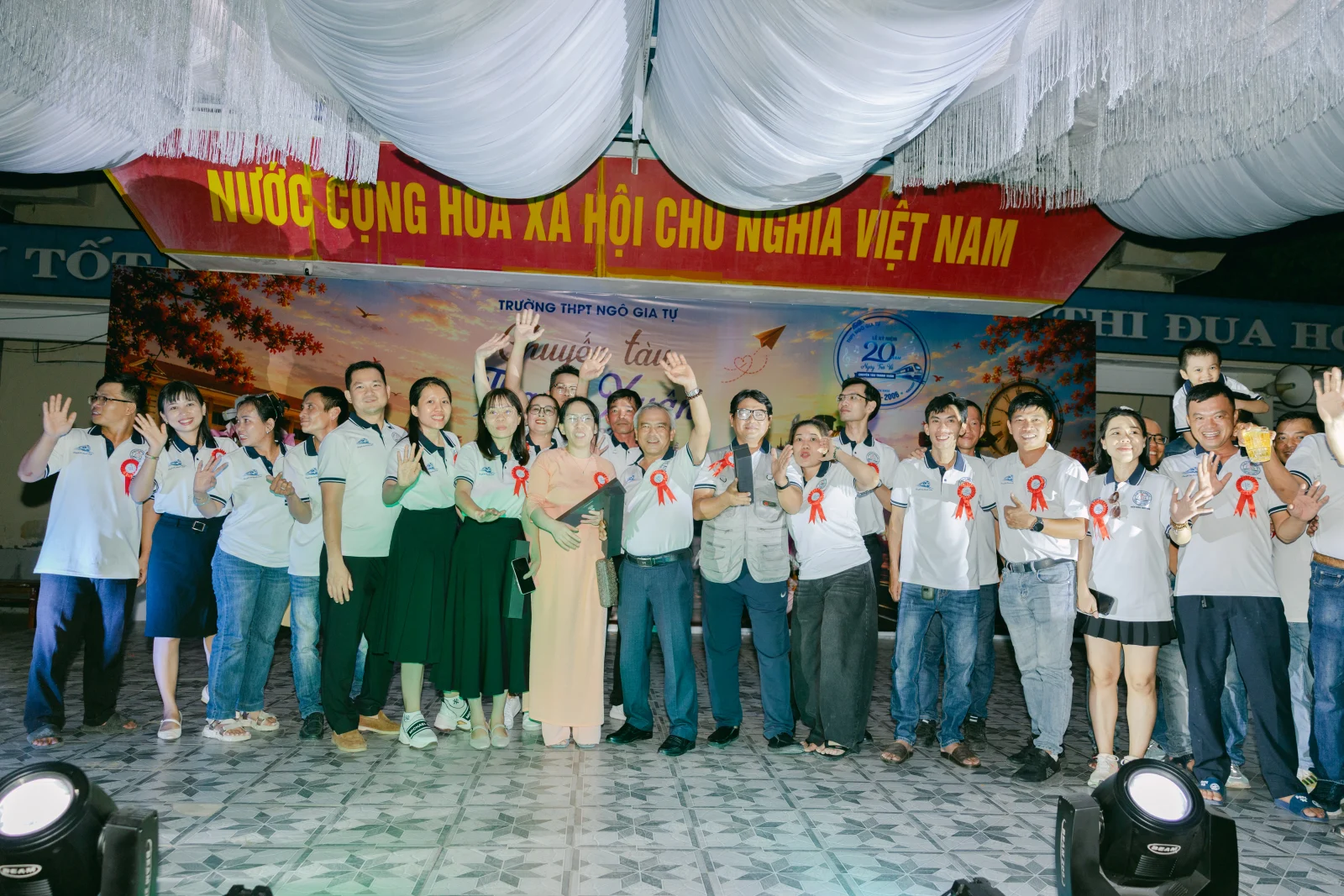 Ảnh lễ kỷ niệm 20 năm THPT Ngô Gia Tự, chụp ngày 08/08/2026
