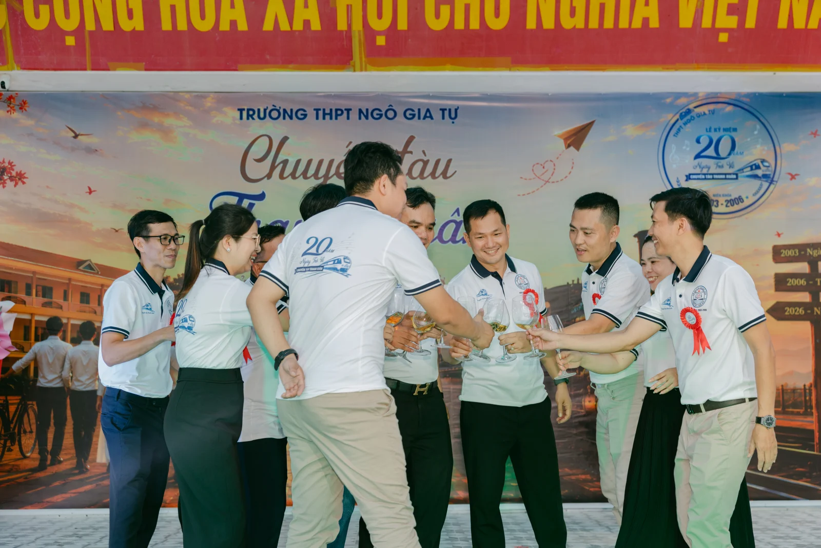 Ảnh lễ kỷ niệm 20 năm THPT Ngô Gia Tự, chụp ngày 08/08/2026
