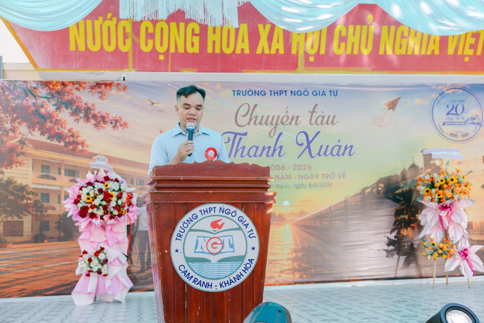 Ảnh lễ kỷ niệm 20 năm THPT Ngô Gia Tự, chụp ngày 08/08/2026