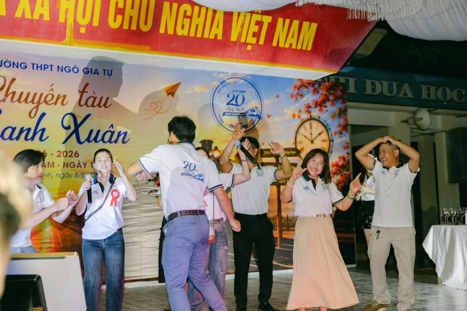 Ảnh lễ kỷ niệm 20 năm THPT Ngô Gia Tự, chụp ngày 08/08/2026