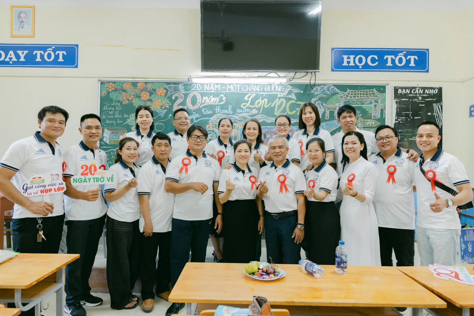 Ảnh lễ kỷ niệm 20 năm THPT Ngô Gia Tự, chụp ngày 08/08/2026