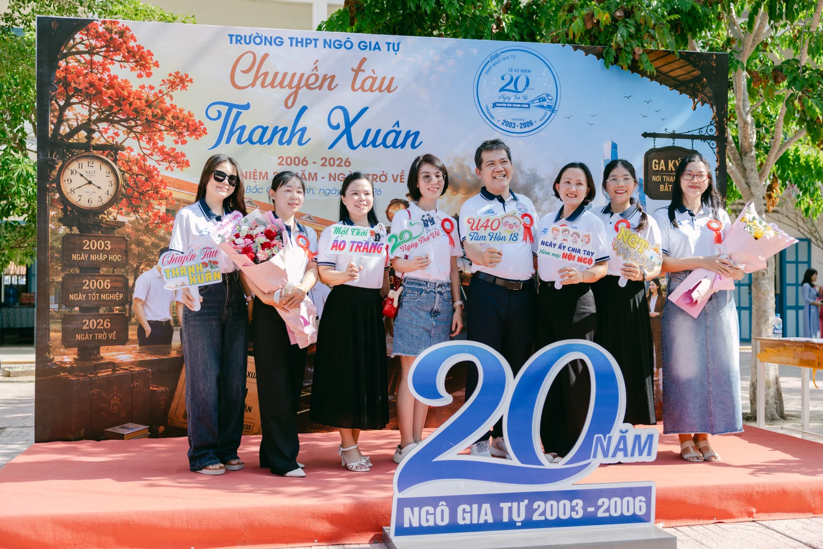 Ảnh lễ kỷ niệm 20 năm THPT Ngô Gia Tự, chụp ngày 08/08/2026