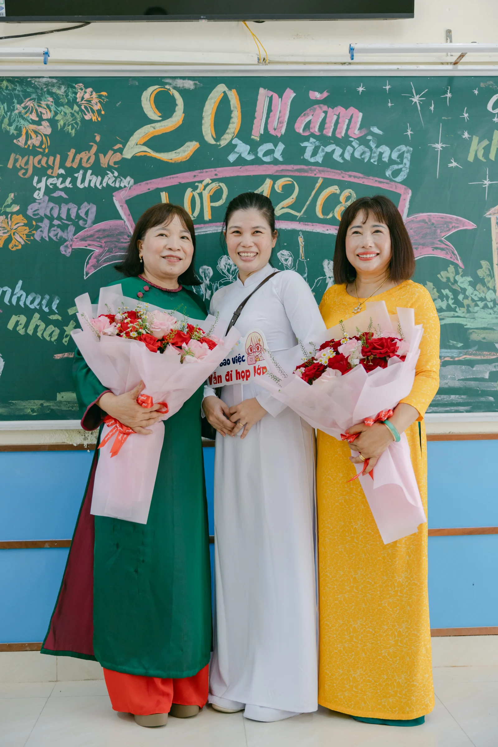 Ảnh lễ kỷ niệm 20 năm THPT Ngô Gia Tự, chụp ngày 08/08/2026