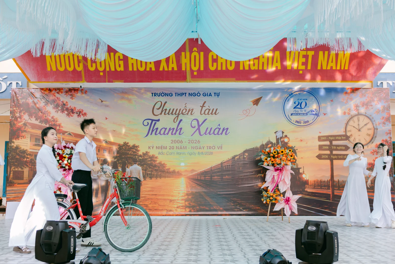 Ảnh lễ kỷ niệm 20 năm THPT Ngô Gia Tự, chụp ngày 08/08/2026