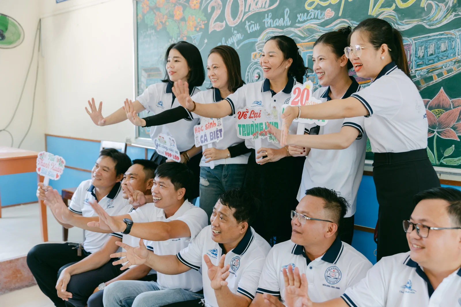 Ảnh lễ kỷ niệm 20 năm THPT Ngô Gia Tự, chụp ngày 08/08/2026