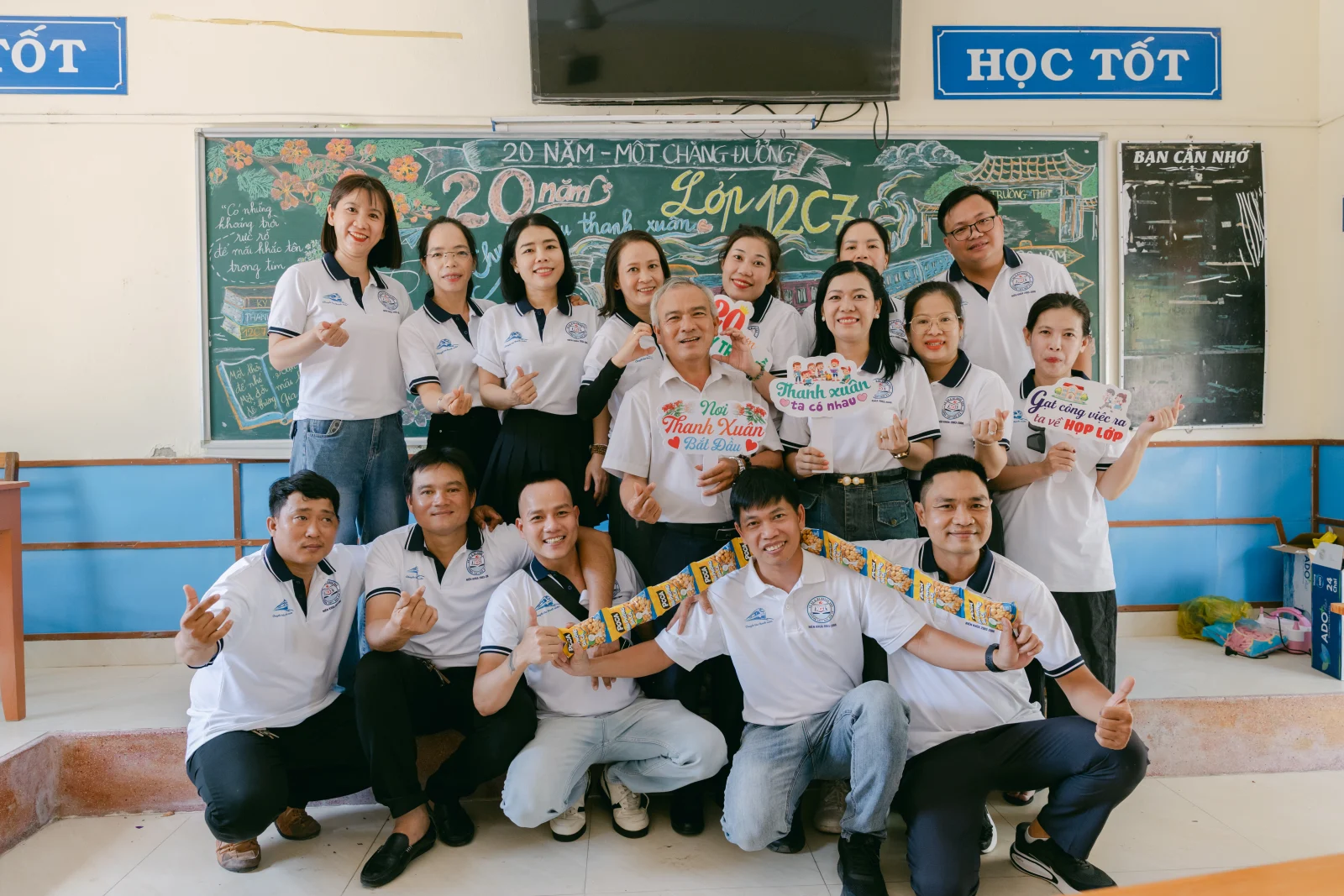 Ảnh lễ kỷ niệm 20 năm THPT Ngô Gia Tự, chụp ngày 08/08/2026