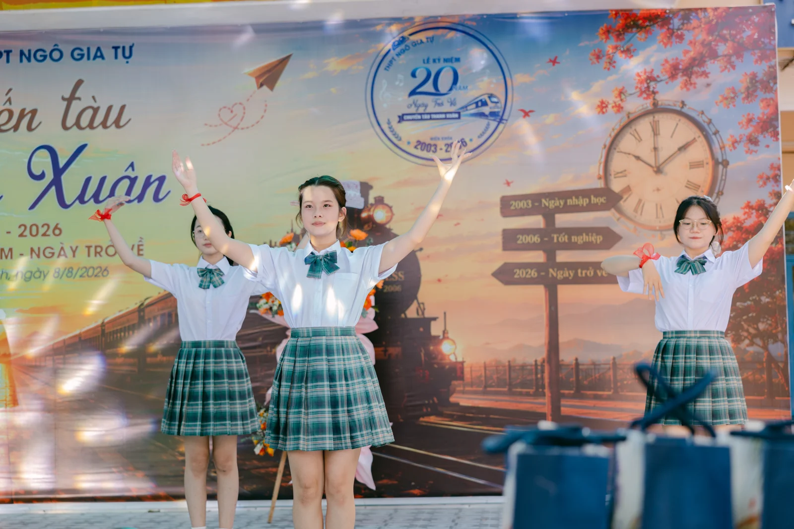 Ảnh lễ kỷ niệm 20 năm THPT Ngô Gia Tự, chụp ngày 08/08/2026