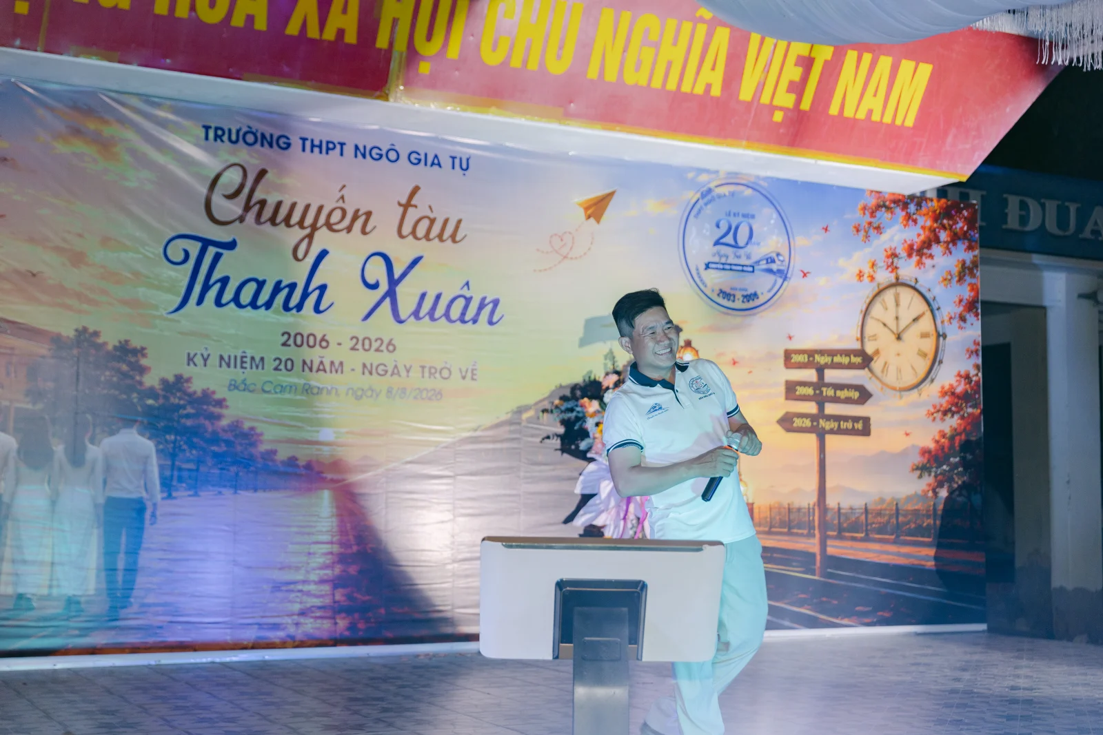 Ảnh lễ kỷ niệm 20 năm THPT Ngô Gia Tự, chụp ngày 08/08/2026