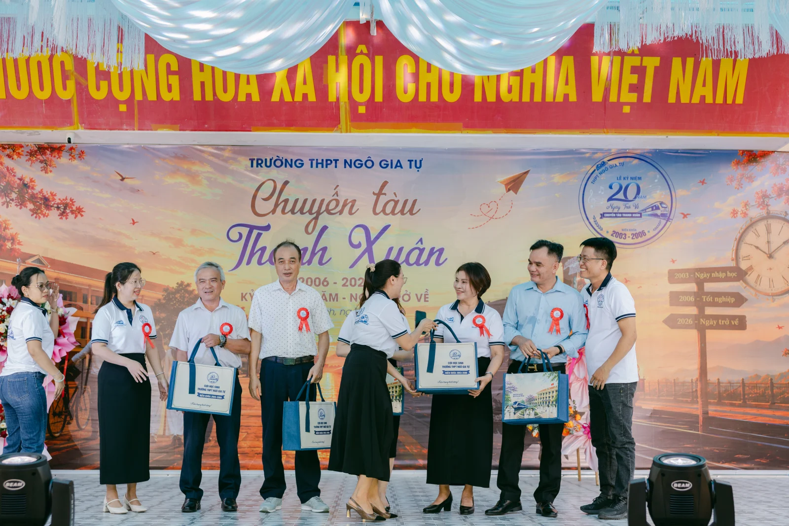 Ảnh lễ kỷ niệm 20 năm THPT Ngô Gia Tự, chụp ngày 08/08/2026