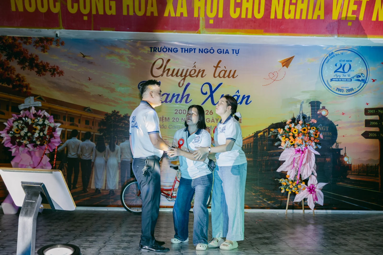 Ảnh lễ kỷ niệm 20 năm THPT Ngô Gia Tự, chụp ngày 08/08/2026