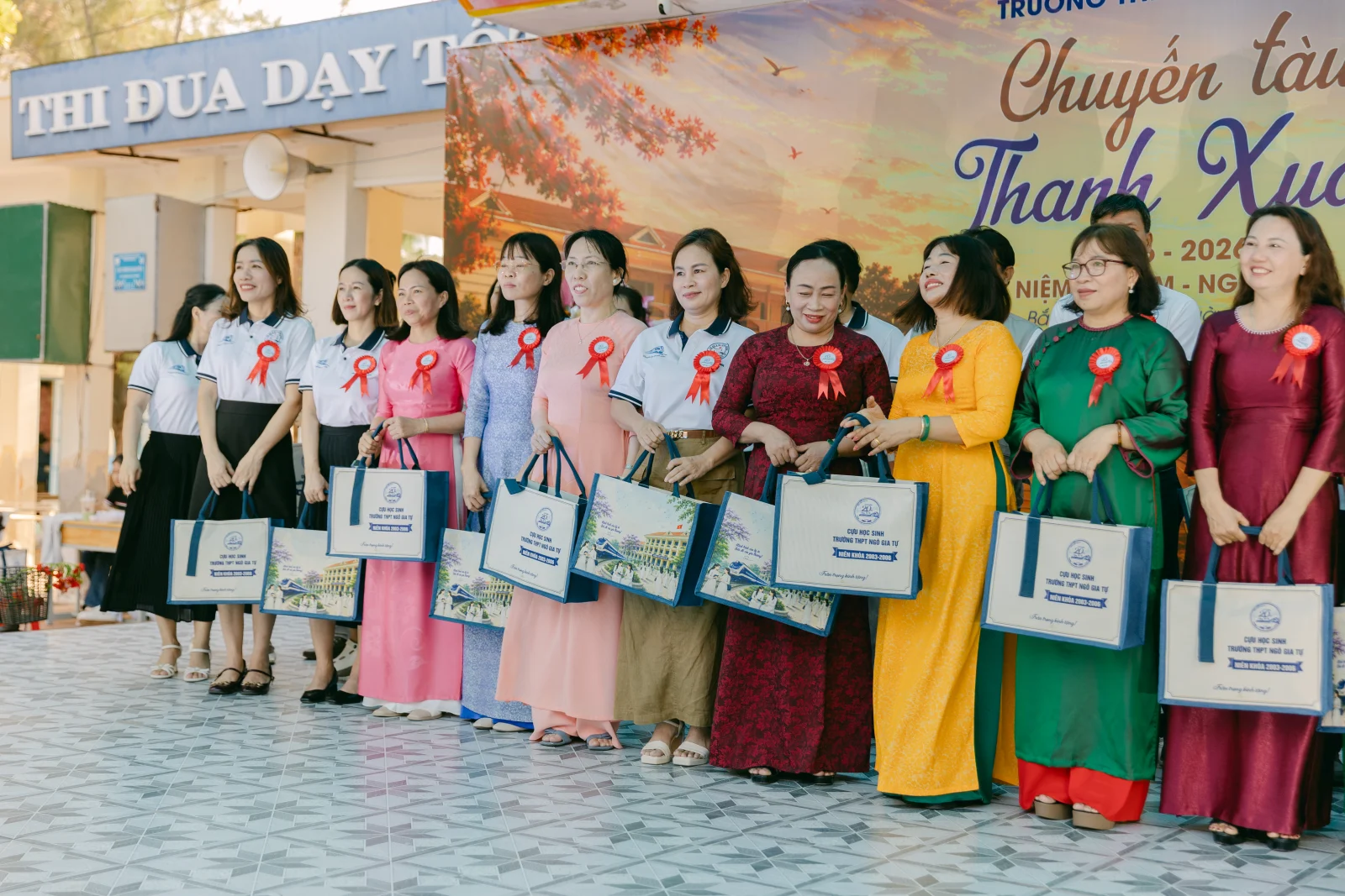Ảnh lễ kỷ niệm 20 năm THPT Ngô Gia Tự, chụp ngày 08/08/2026