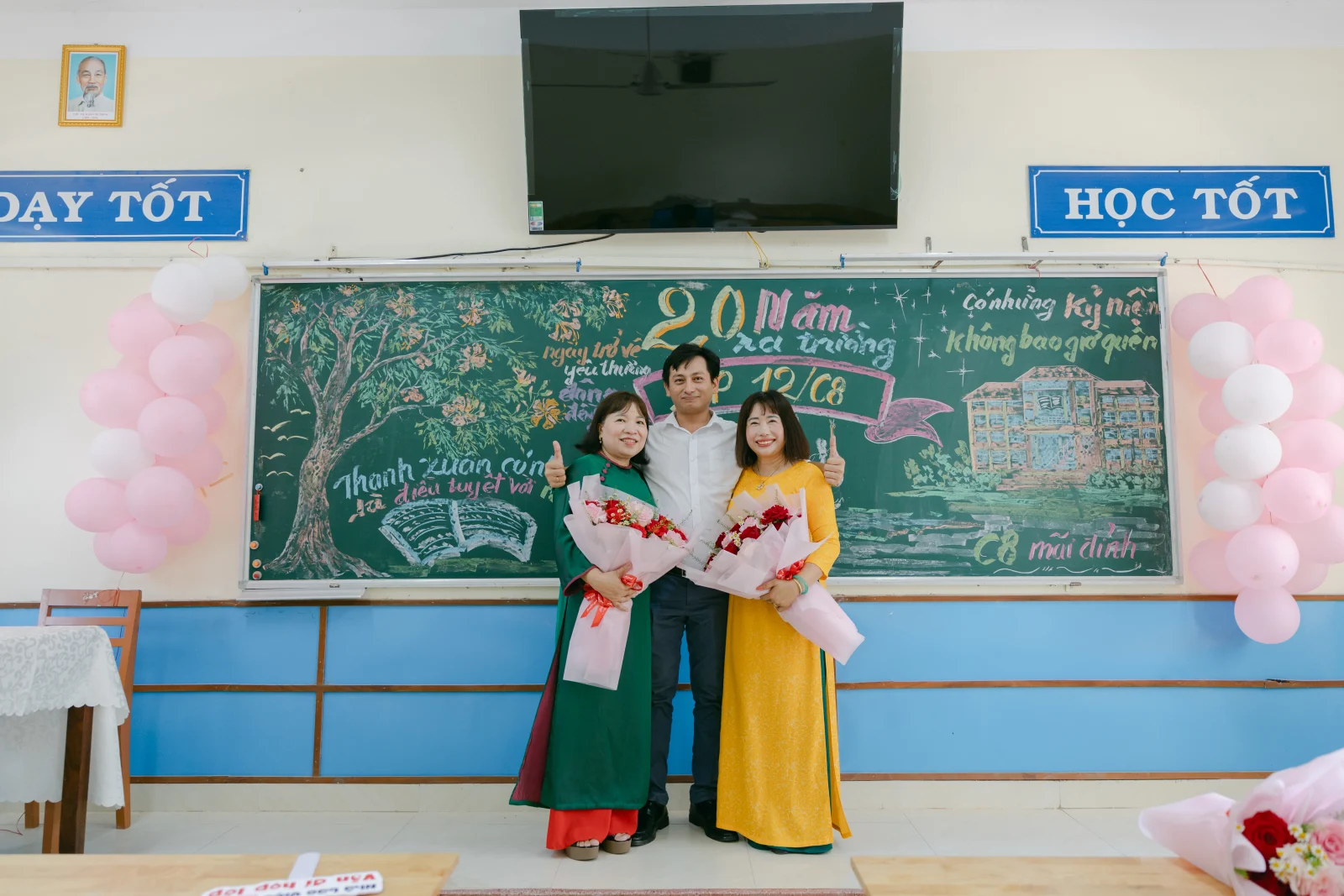 Ảnh lễ kỷ niệm 20 năm THPT Ngô Gia Tự, chụp ngày 08/08/2026
