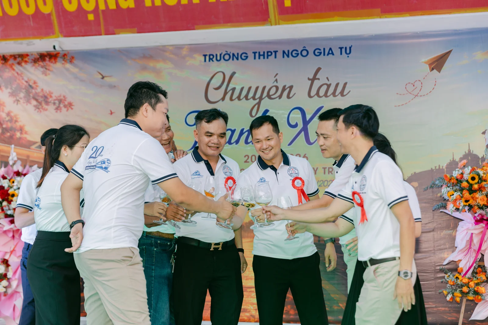 Ảnh lễ kỷ niệm 20 năm THPT Ngô Gia Tự, chụp ngày 08/08/2026