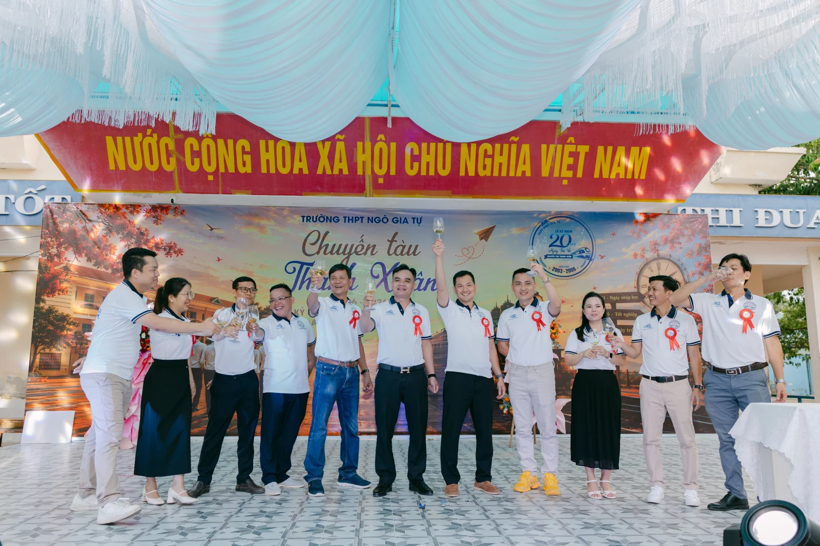 Ảnh lễ kỷ niệm 20 năm THPT Ngô Gia Tự, chụp ngày 08/08/2026