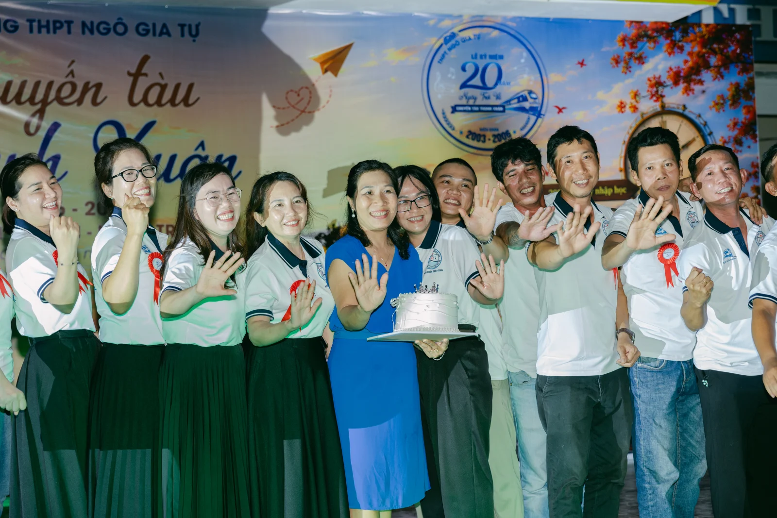 Ảnh lễ kỷ niệm 20 năm THPT Ngô Gia Tự, chụp ngày 08/08/2026