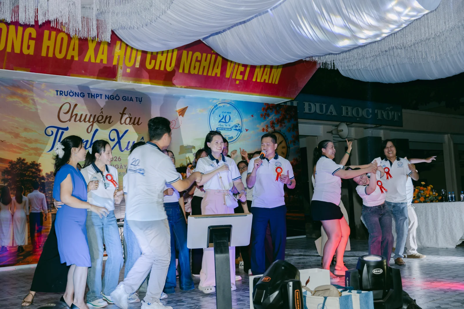 Ảnh lễ kỷ niệm 20 năm THPT Ngô Gia Tự, chụp ngày 08/08/2026